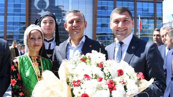 Altınordu Belediyesi’nde tarihi an! Özgür Özel’den Ulaş Tepe’ye tam destek