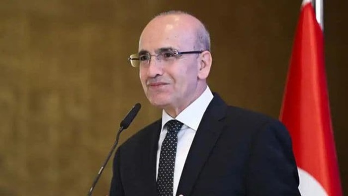 Bakan Şimşek iç ve dış şoklara dikkat çekti: Buna rağmen Türkiye programı rayında tuttu