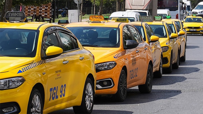 Bakan Uraloğlu'ndan İstanbul'daki taksi sorunu ile ilgili açıklama