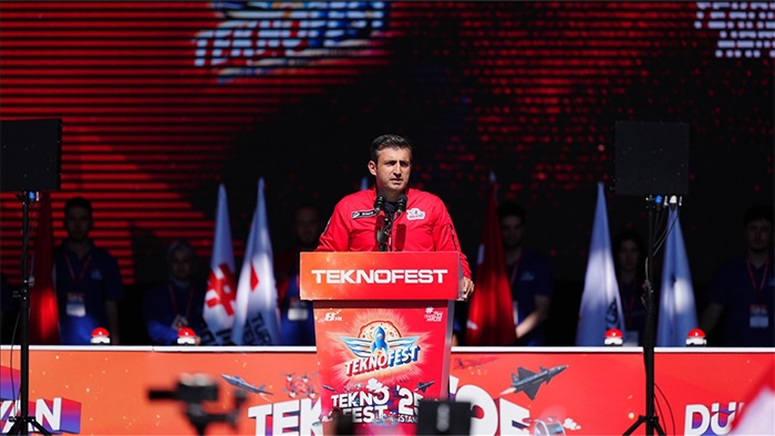 Bayraktar: TEKNOFEST projeleri yarının teknoloji devlerinin habercisi