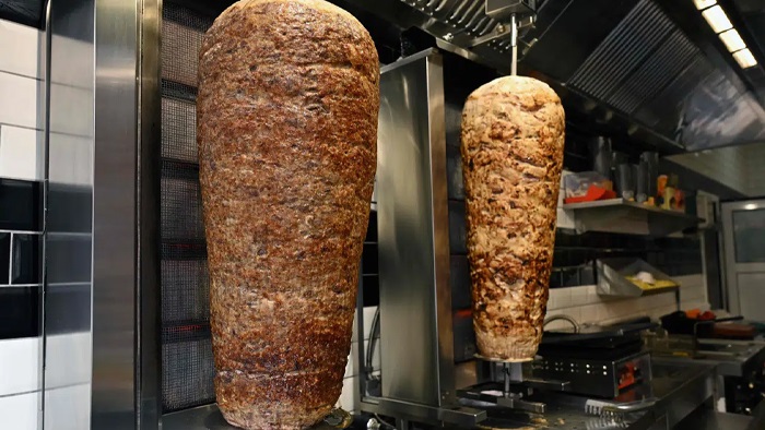 Dönerde Fiyat Krizi Derinleşiyor: “Aynı Şehirde 400 TL de Var 800 TL de”