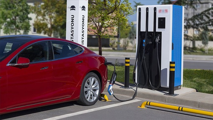 Elektrikli araç sahiplerini ilgilendiriyor: Şarj istasyonlarında yeni dönem