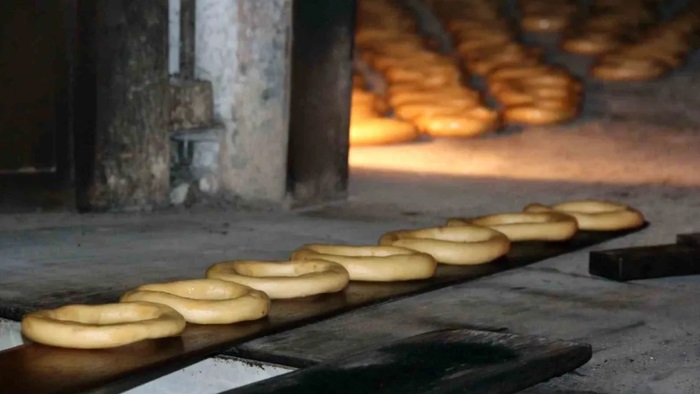 Giresun’un Asırlık Lezzeti; Susamsız Pekmezli Simit