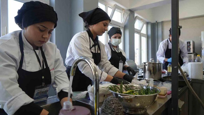 Liseli şefler Samsun’da yöresel lezzetleriyle yarıştı