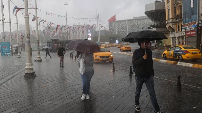 Meteoroloji saat verdi: İstanbul dahil 41 il için kuvvetli sağanak uyarısı