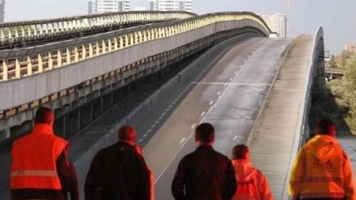 Onur, Kiev'deki Metro Köprüsü için açılan ihaleyi kazandı