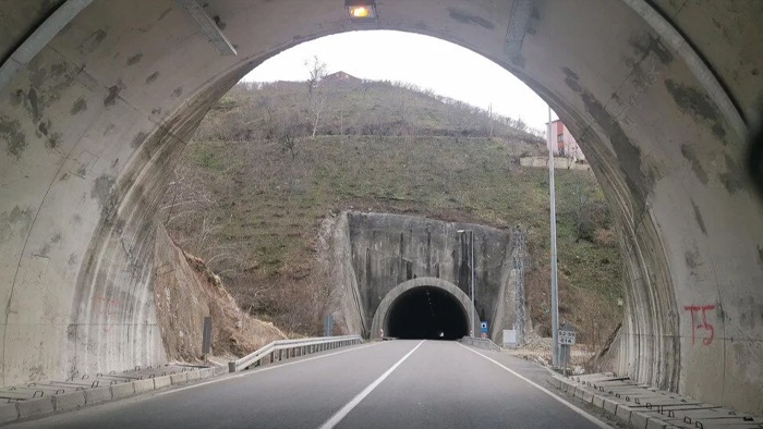 Orduyu Sivas’a bağlayan tüneller karanlığa gömüldü