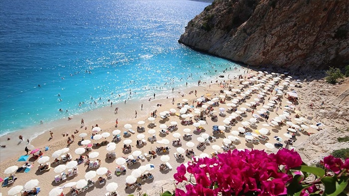 Turizmciler yeni sezonu yüksek enflasyonla açtı