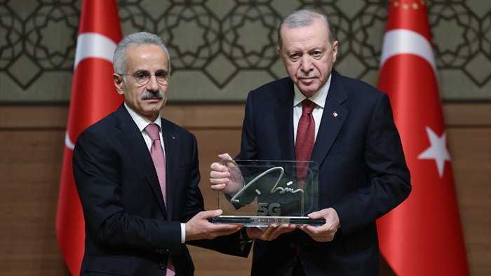 Türkiye 5G'ye geçti: İletişim hızımız 10 kat artacak