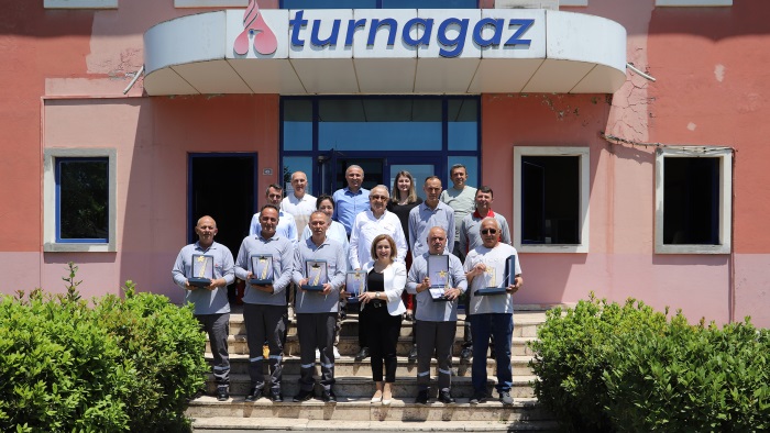 Turnagaz’ta uzun yılların emeğine anlamlı teşekkür